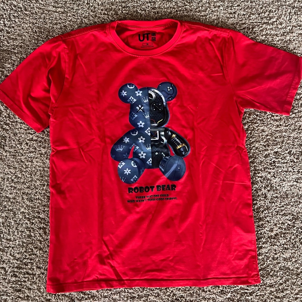 UNIQLO Robot Bear new condition size M red unisex